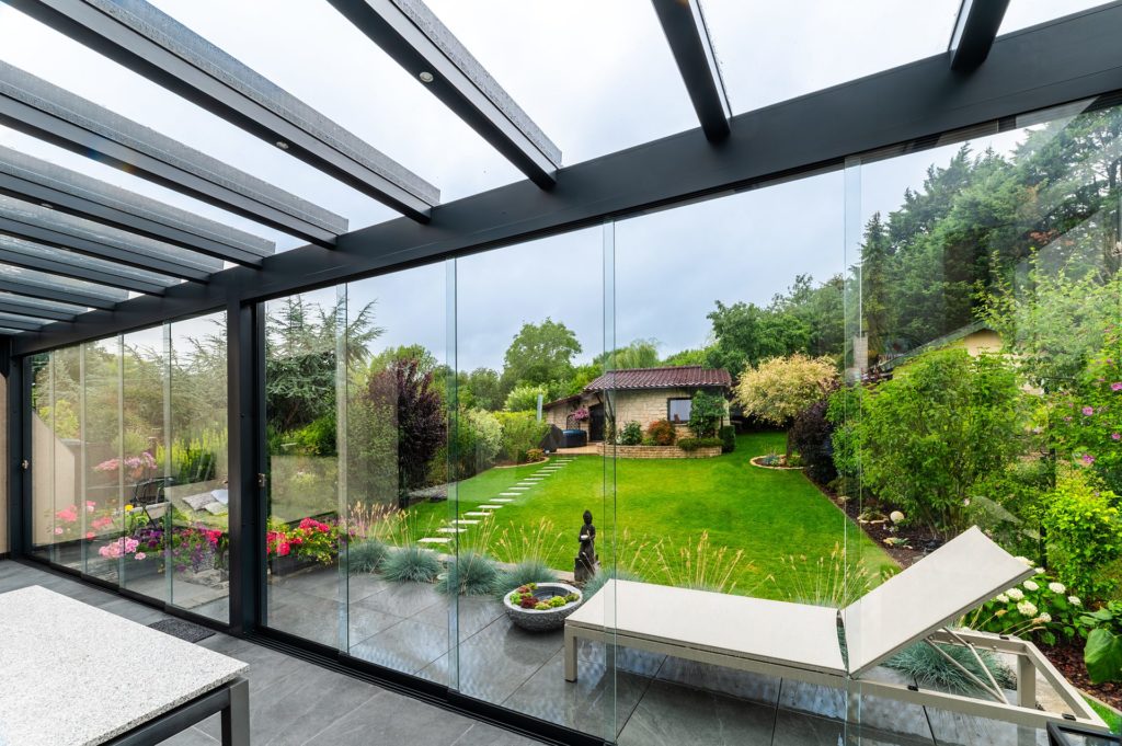 auvent traditionnel sur terrasse chassis coulissant lumiere vitre metzger luxembourg (2)