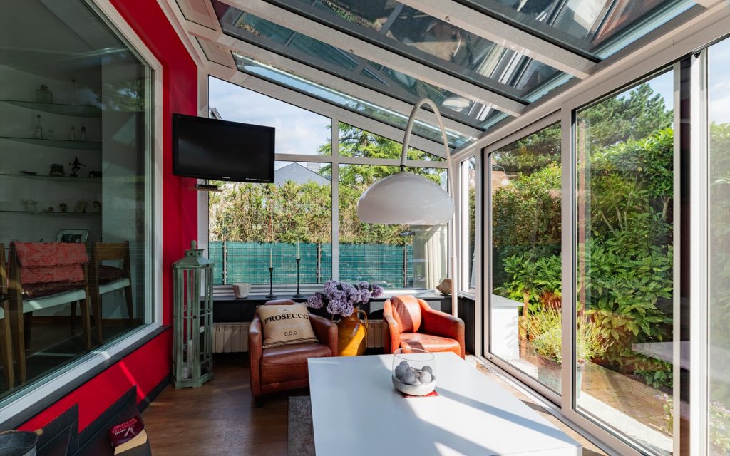 realisation veranda intemporelle avec store de toiture metzger luxembourg (5)