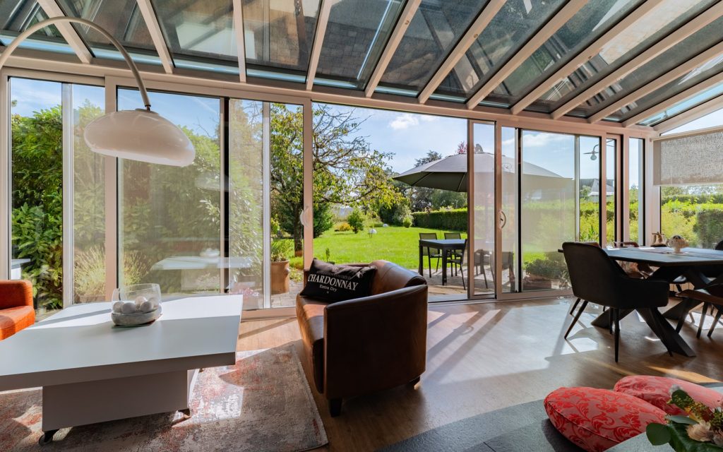 realisation veranda intemporelle avec store de toiture metzger luxembourg (9)